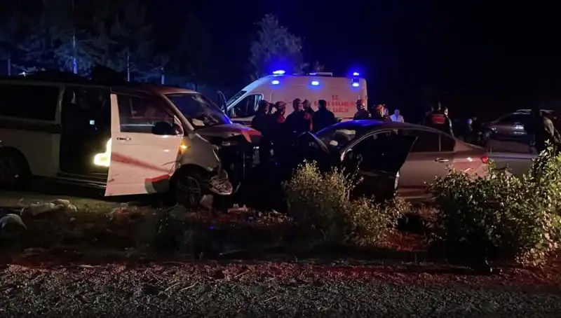 Ters Yön Faciası: Kafa Kafaya Çarpışma Sonucu Hayatını Kaybedenler Var