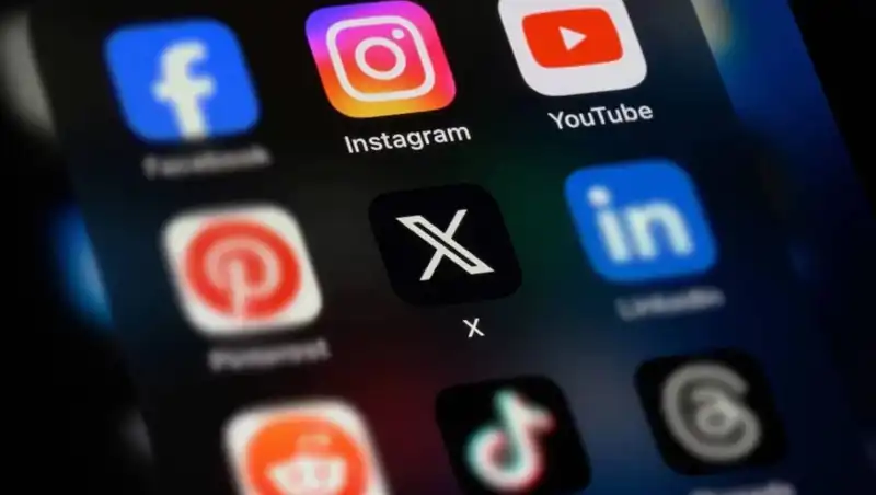 Sosyal Medya Devleri: WhatsApp, Instagram ve TikTok'a Getirilen Kısıtlamalar Neyi Amaçlıyor?