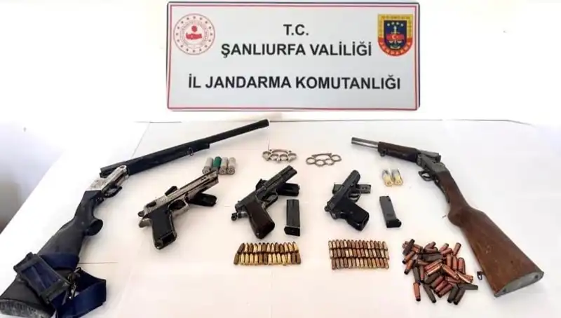 Şanlıurfa'da Ruhsatsız Silah Operasyonu: Tutuklamalar ve Sıra Dışı Detaylar