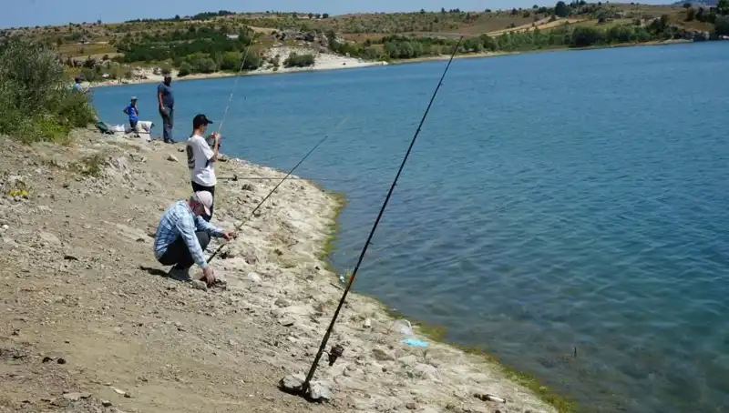 Baraj Kafesleri Patladı: Su Severler Coştu, Fırtına Gibi Koştular