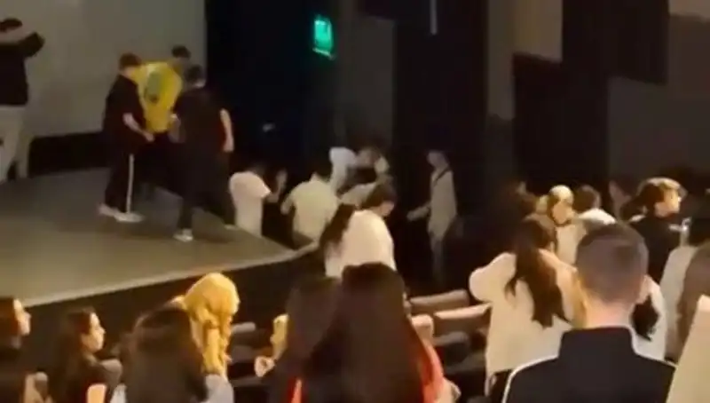 Rapçi Çakal’ın Hayranları Arasında Neler Oldu? Tartışmalar Büyüyor!