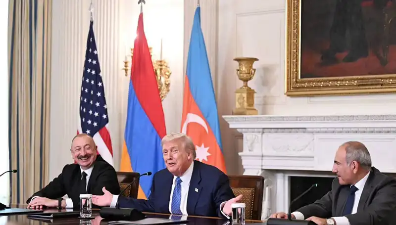Aliyev'den Ermenistan'a Çarpıcı Çağrı: "Anayasa Zamanı Geldi"