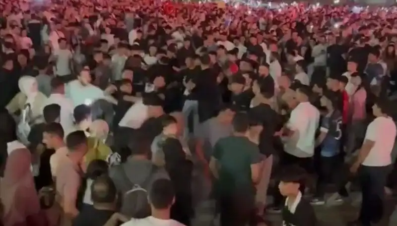 Konserde Bıçaklı Kavga: Bir Geceyi Karartan Olay ve Üç Yaralı