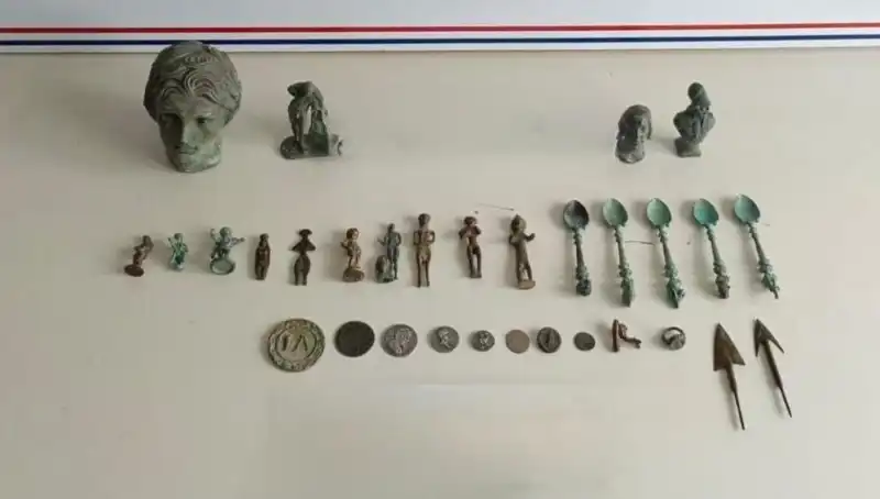 Roma Dönemine Ait Tarihi Eserler Vatandaşların Gözünden Kaçamadı