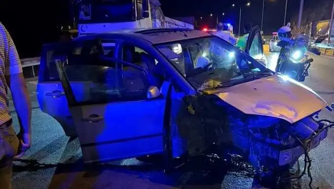 Otomobil Bariyere Çarptı: Korkunç Kazada Bir Kişi Hayatını Kaybetti