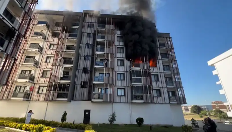Çanakkale'de Korkutan Yangın: Sabaha Kadar Süren Panik