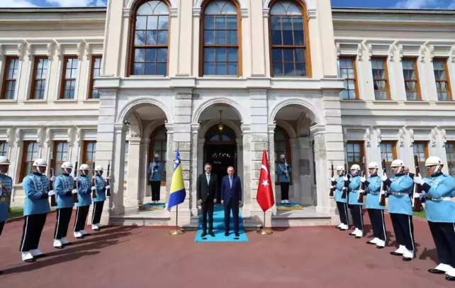 Cumhurbaşkanı Erdoğan, Bosna-Hersek Devlet Başkanlığı Konseyi Başkanı Becirovic ile Görüştü