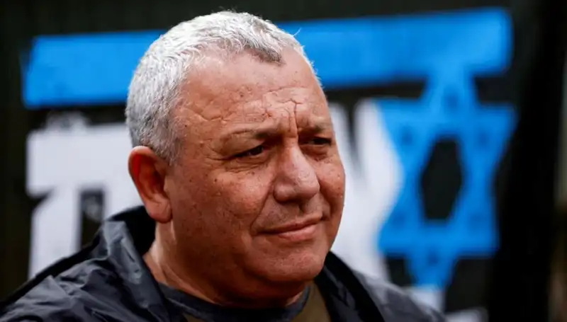 İsrail'in Siyasi Arenasında Şok Gelişme: Gadi Eisenkot'un İstifası
