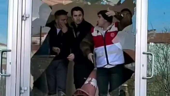 Futbolda Gerilim Tavan Yaptı: Taraftarlar Maçta Korku Dolu Anlar Yaşadı