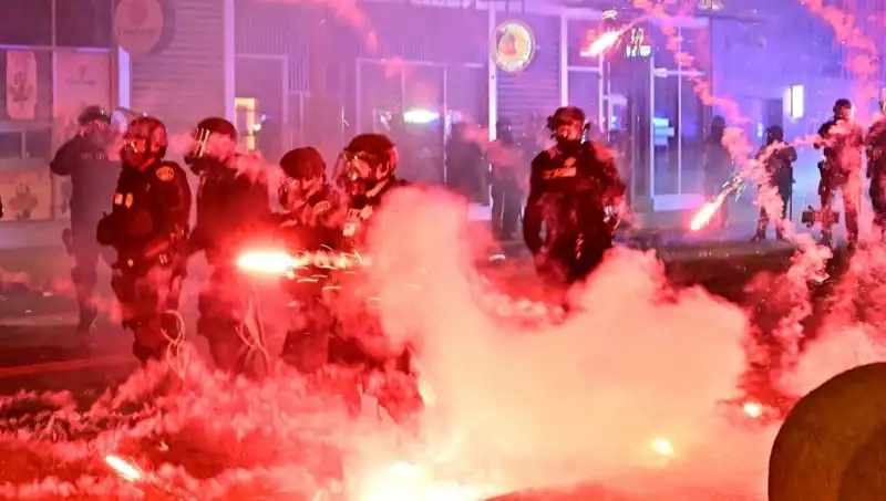 ABD’nin Kalbi Los Angeles’ta Çıkan İsyan Diğer Şehirlere Sıçradı!