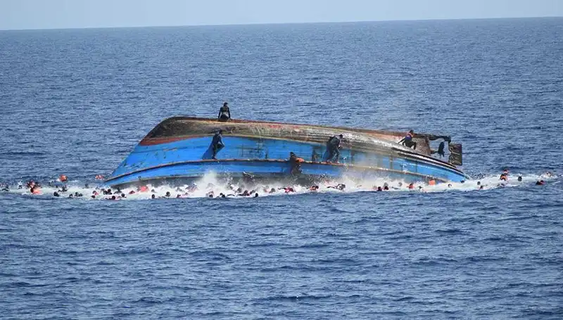Filipinler'de Gemi Alabora Oldu: Felaketin Detayları ve Arama Kurtarma Çalışmaları