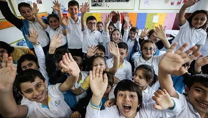 9 Günlük Tatilin Ardından Okul Ziyareti: Öğrenciler Yeniden Sınıflarda!