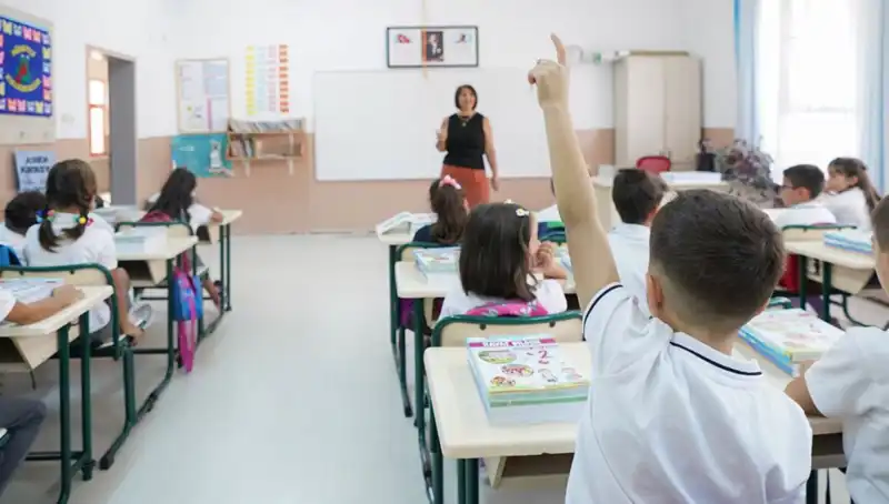 Öğretmenlerin Beklediği Ek Ders Ödemeleri Bayram Öncesi Hesaplara Geçiyor mu?