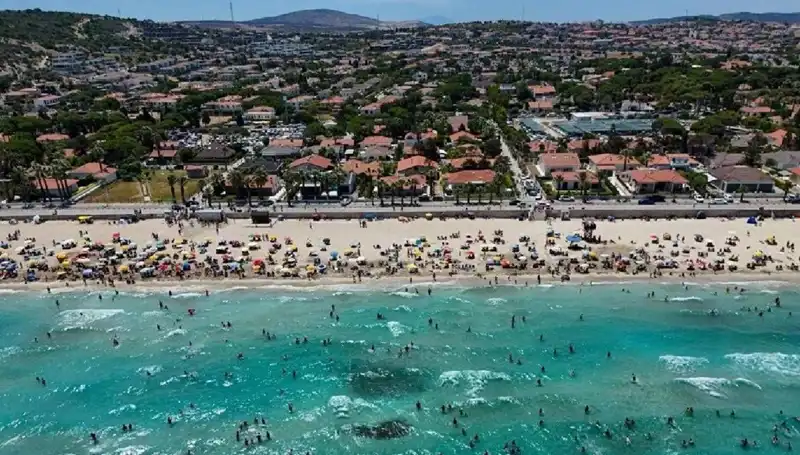 Çeşme'de Su Krizi: Kesinti Süresi Uzatıldı, Halk Endişe İçinde